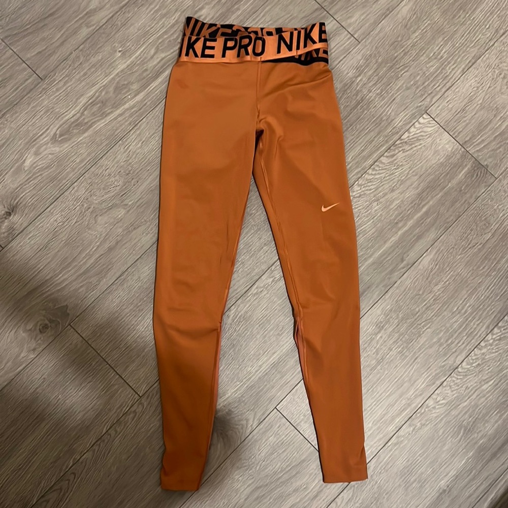 Burnt orange Nike pro leggins